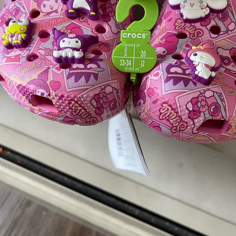 Hello Kitty Crocs - Picture 7 of 8